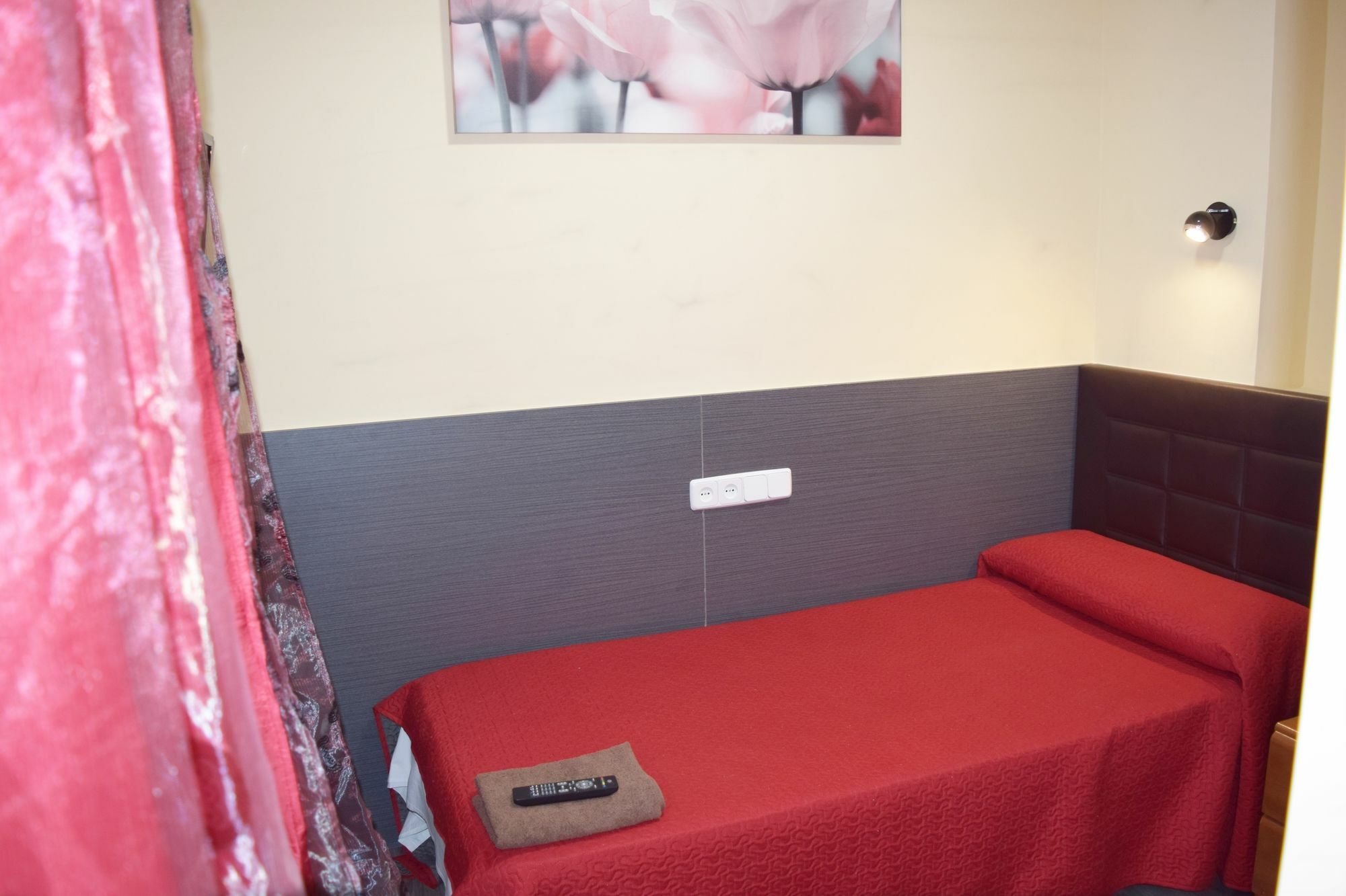 Hostal Numancia Hotel Madrid Ngoại thất bức ảnh